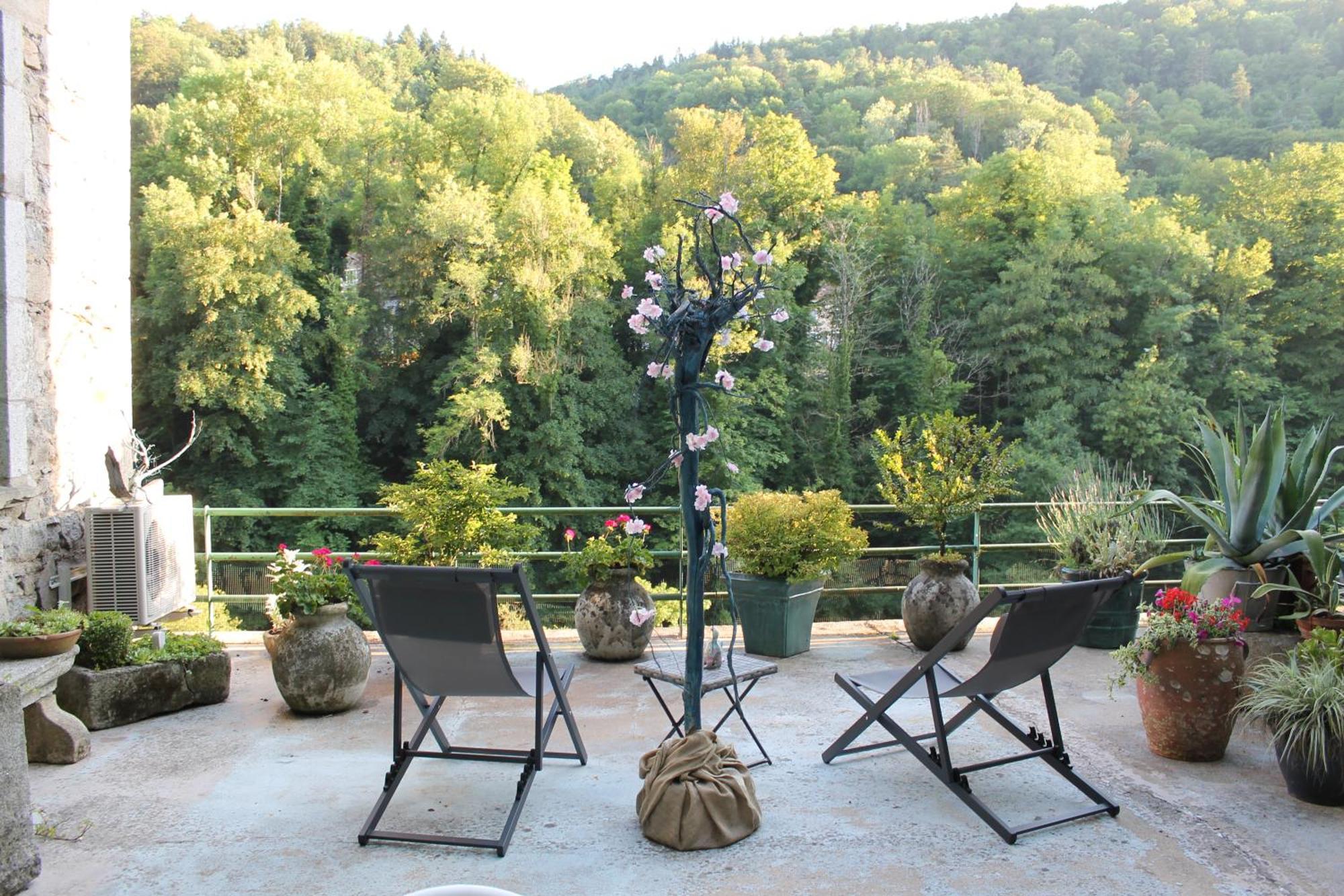 Chambre Bounty, B&B, Cuisine Privee, Lit Queen Size, Terrasse, Parking, Garage Olliergues Екстериор снимка